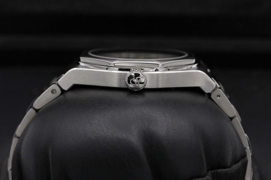 Girard Perregaux Laureato 81005-11-3407-1CM